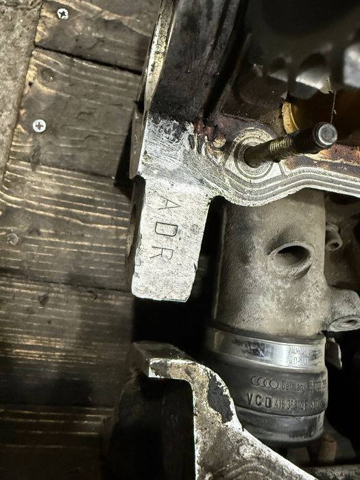 Головка блока цилиндров ГБЦ  vw b5,audi a4 1.8 20v ADR 058103373A