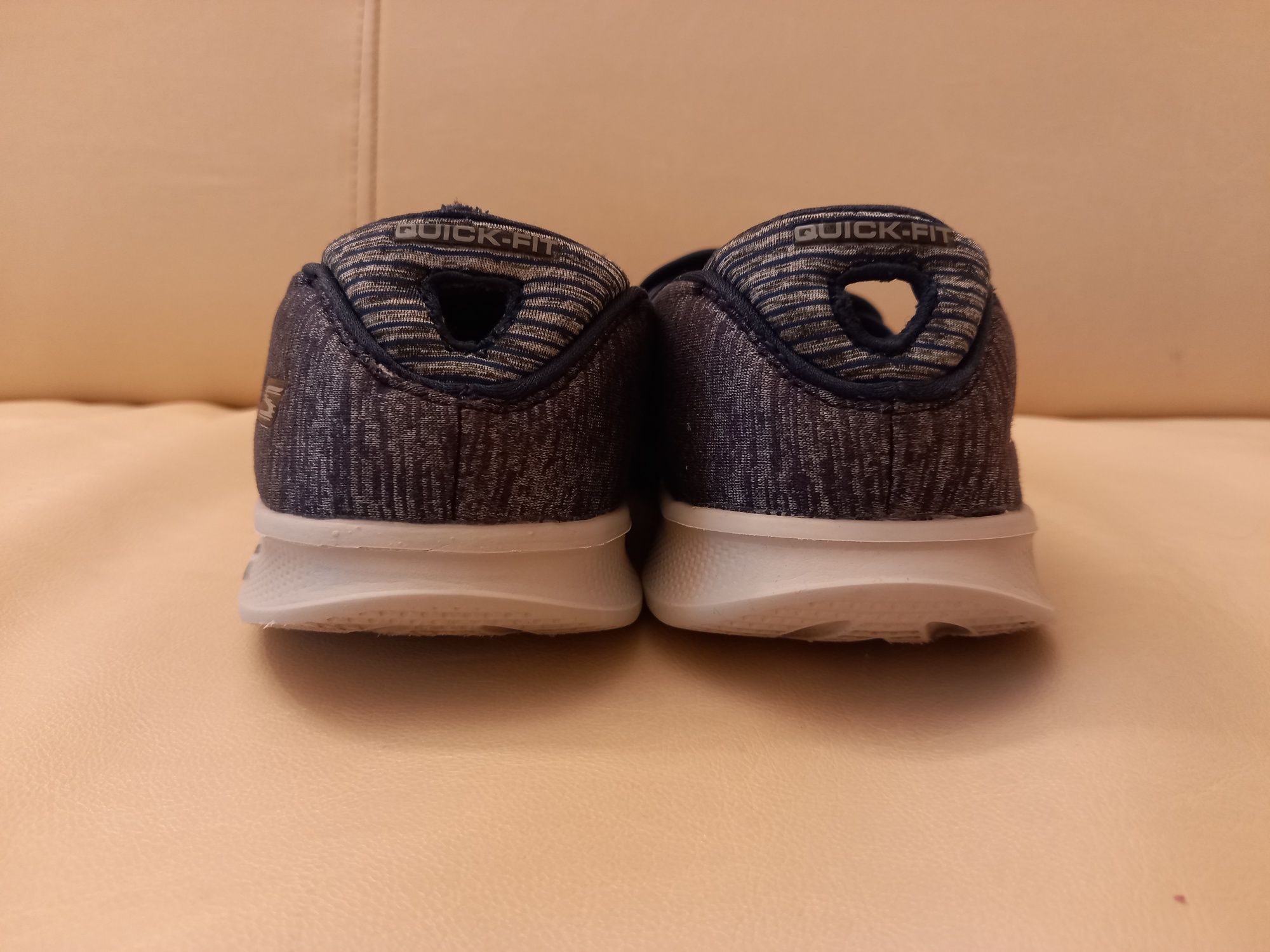 Adidasy Skechers GOSTEP Lite 23,5 cm