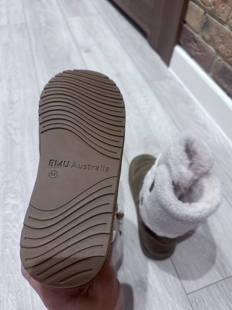 Beżowe buty EMU rozmiar 36