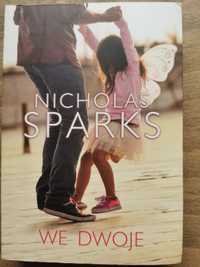 Sprzedam książkę "We dwoje  Nicholas Sparks"
Stan dobry