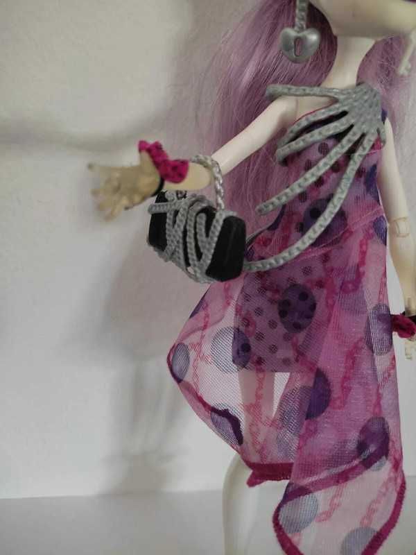 Monster High Spectra Vondergeist Dot Dead Gorgeous