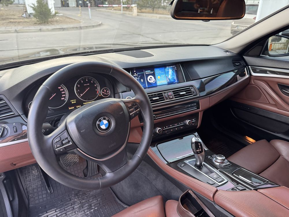 BMW f10 офіційна, на фарш комплектації вся обслужена, цепок замінено