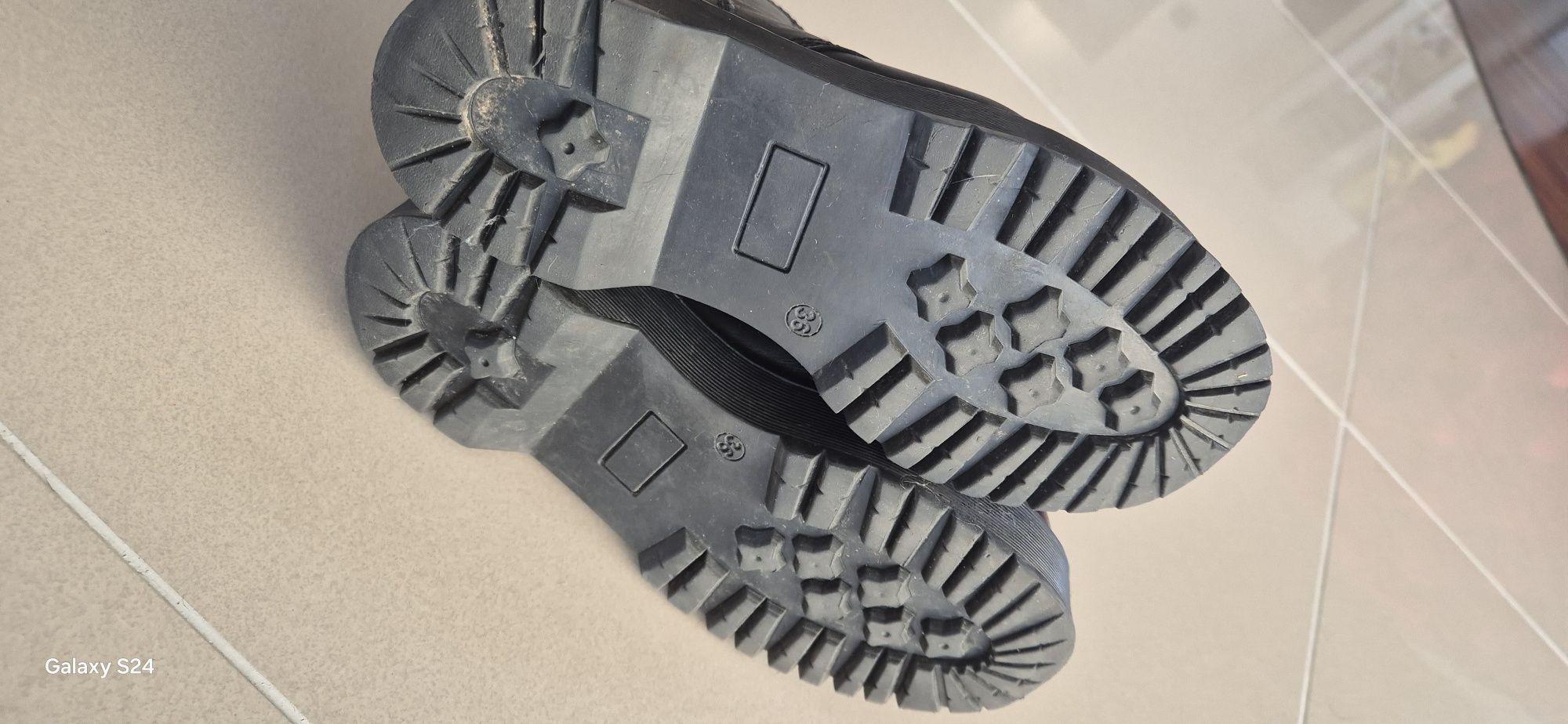 Buty Glany ze skóry w stylu Martens  doc na platformie 36