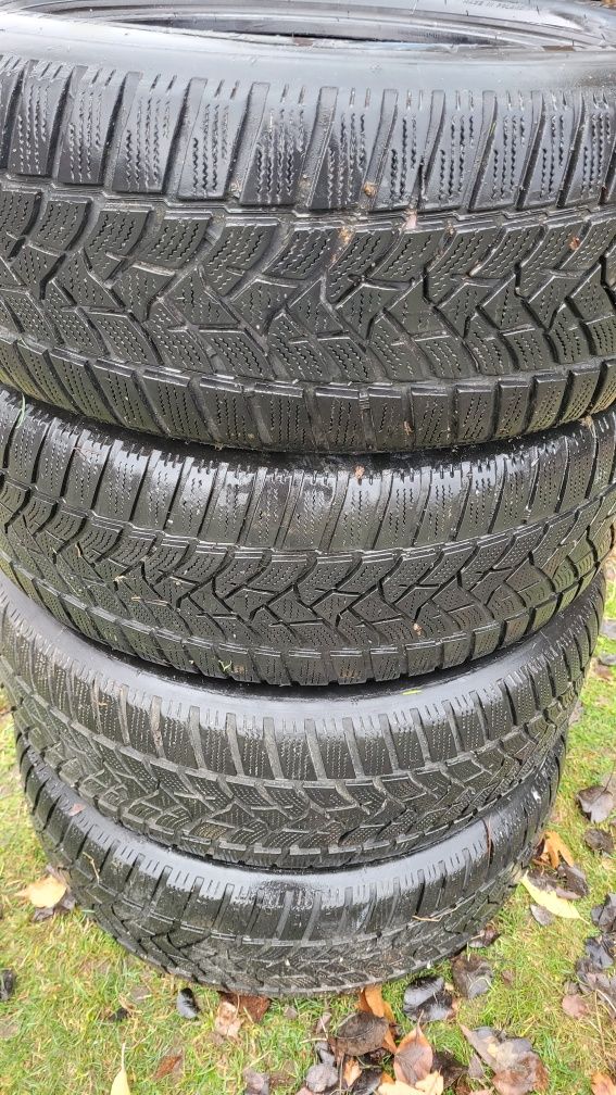 Opony zimowe dunlop 215/60/16R