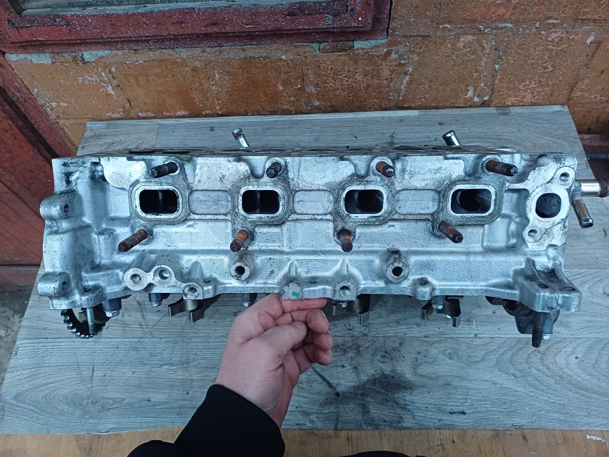 ГБЦ головка блока Toyota Avensis T25 RAV4 2.2 D Lexus is200