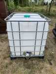 Sprzedam MAUZER 1000L, czyscitki jak nowy. Transport, paletopojemnik