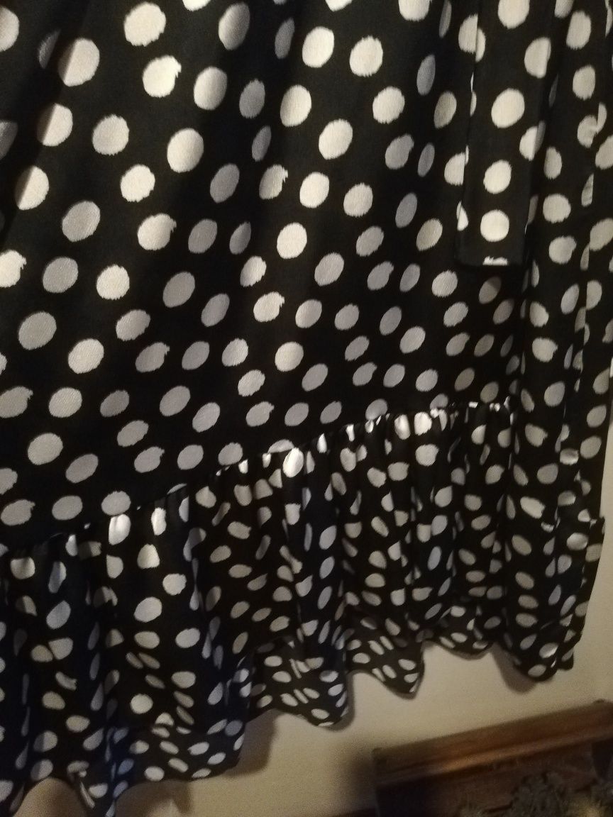 Vestido às bolas