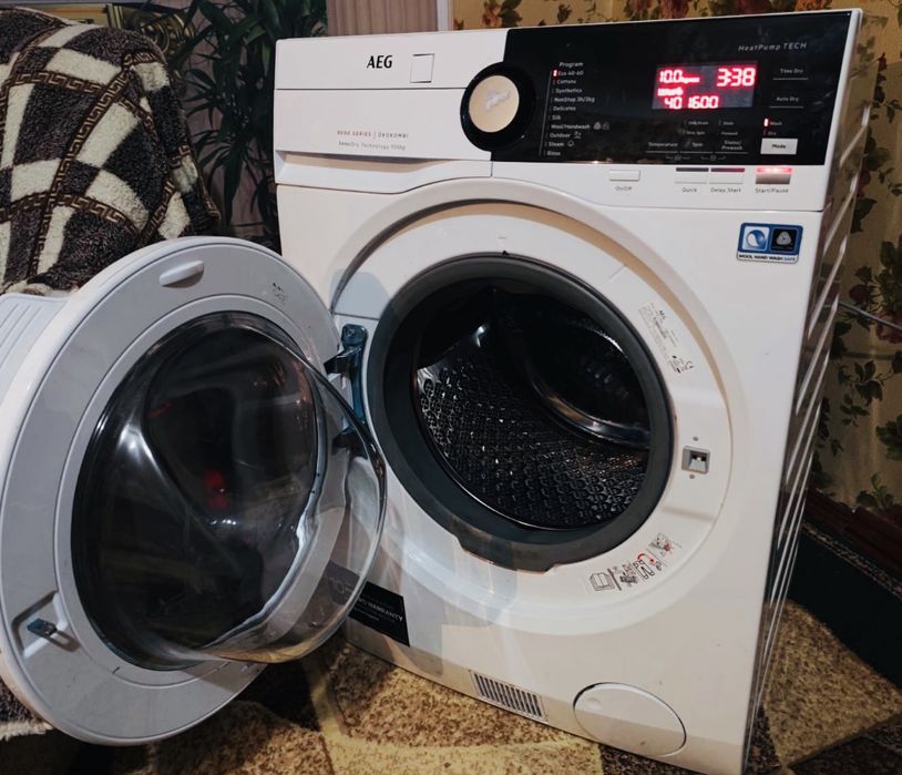 Пральна машинка AEG 9000 із сушкою 10/6 кг