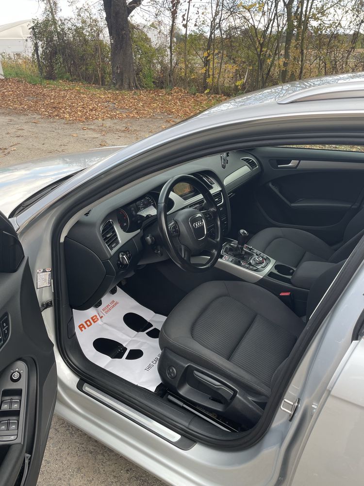 Audi A4 B8 2,0tdi LED xenon navi