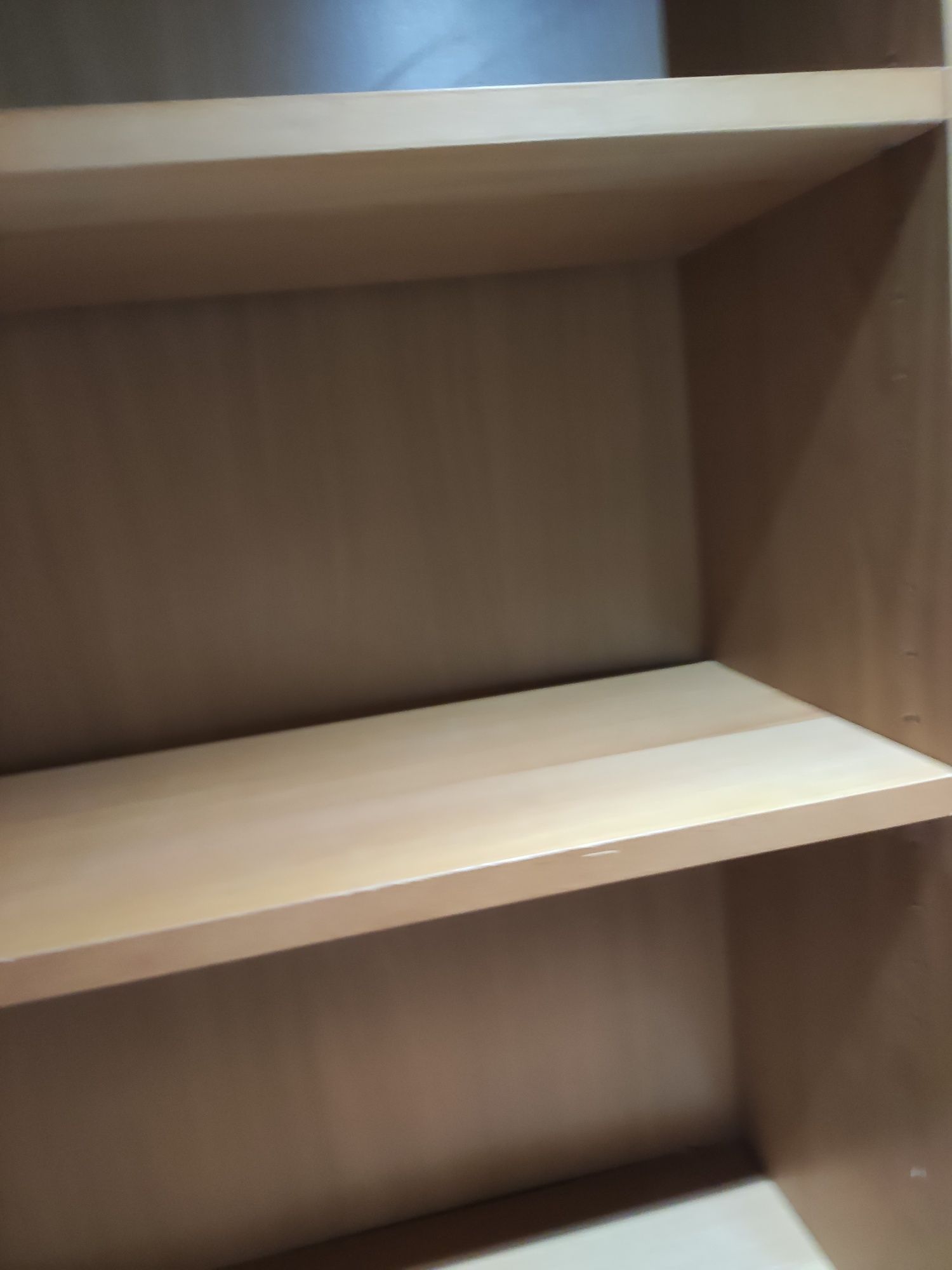 Estante robusta não é IKEA