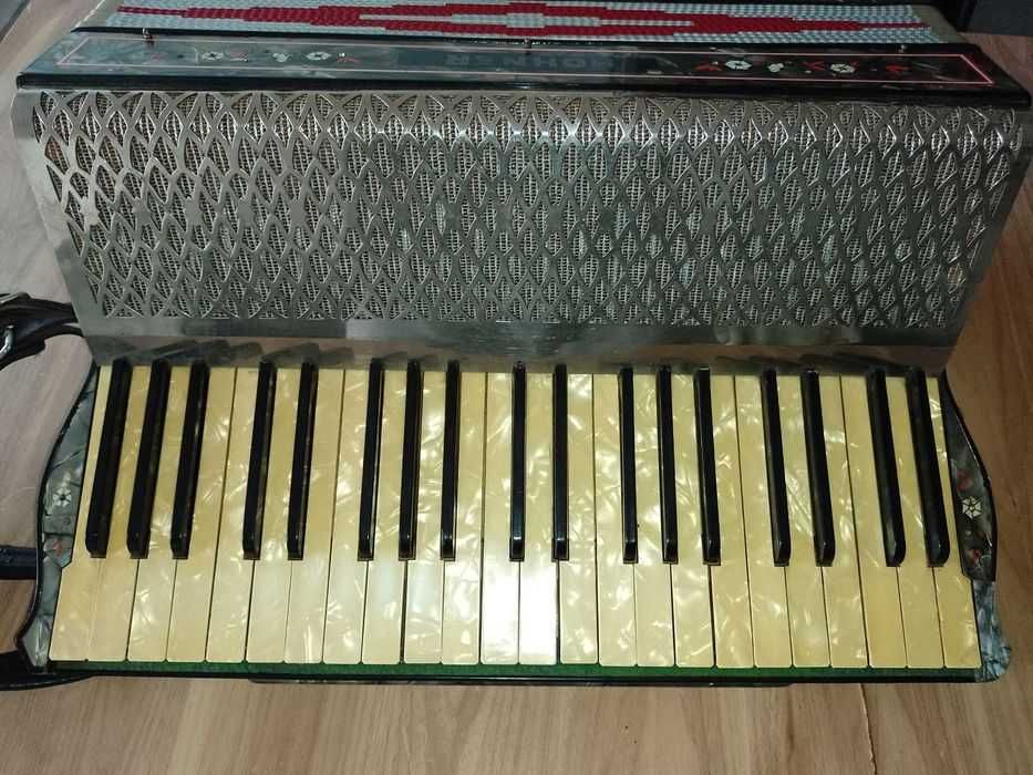 Akordeon Hohner tango IV 4 chóry stan bardzo dobry