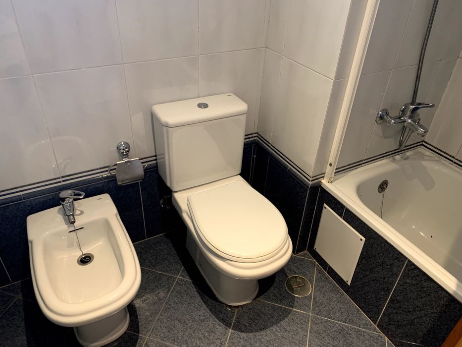 3 Quartos Amplos Para Arrendar em Casa Remodelada