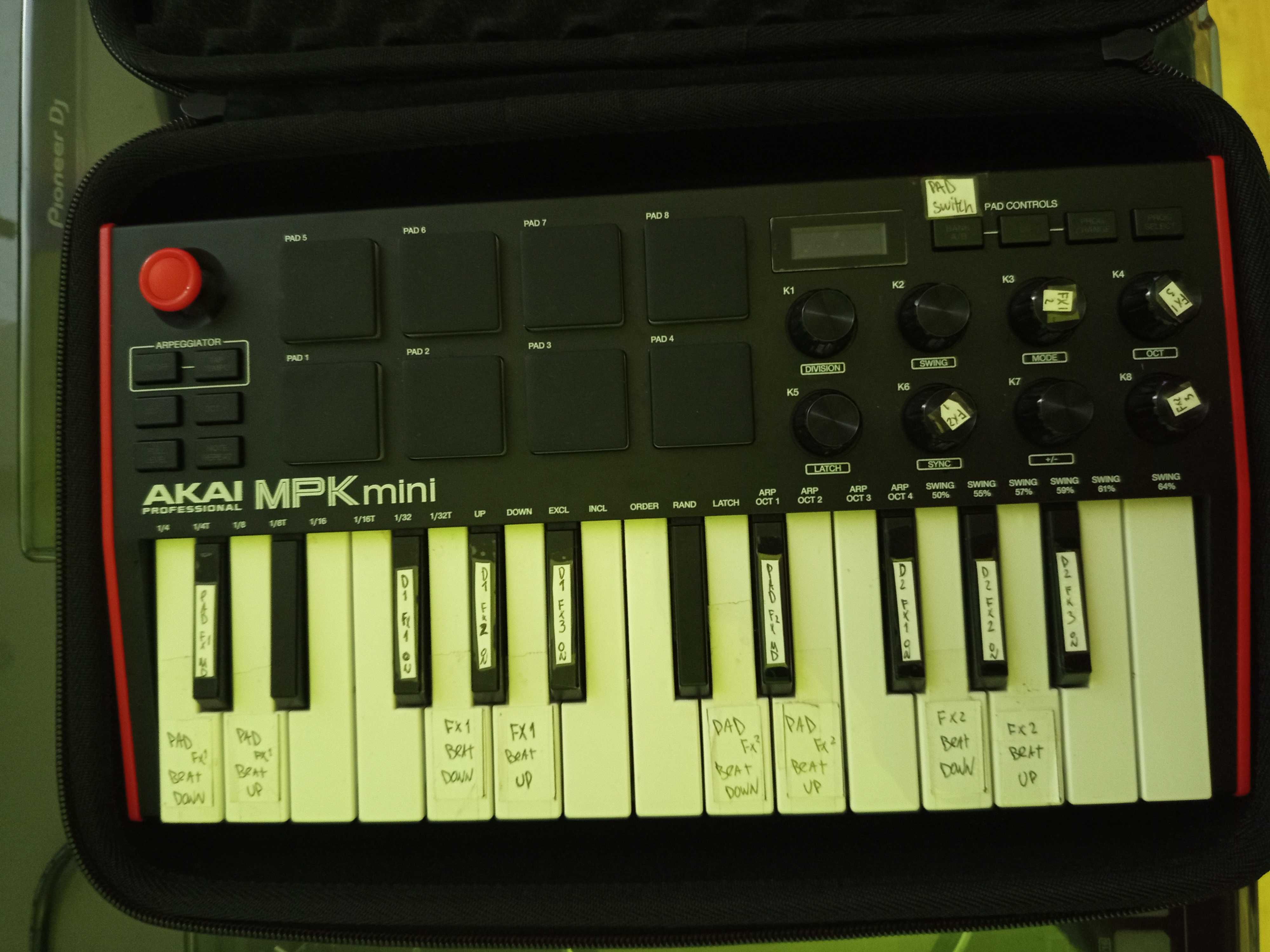 Akai MPK Mini 3 + Mala de transporte + Caixa original