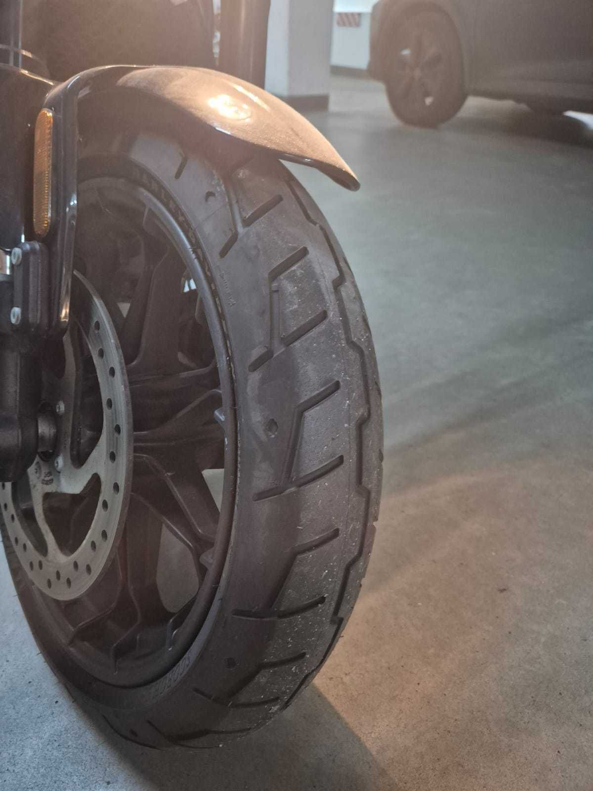 Harley Davidson Street Rod 750 - Nov 2020 - 6.050 km (Carnaxide)