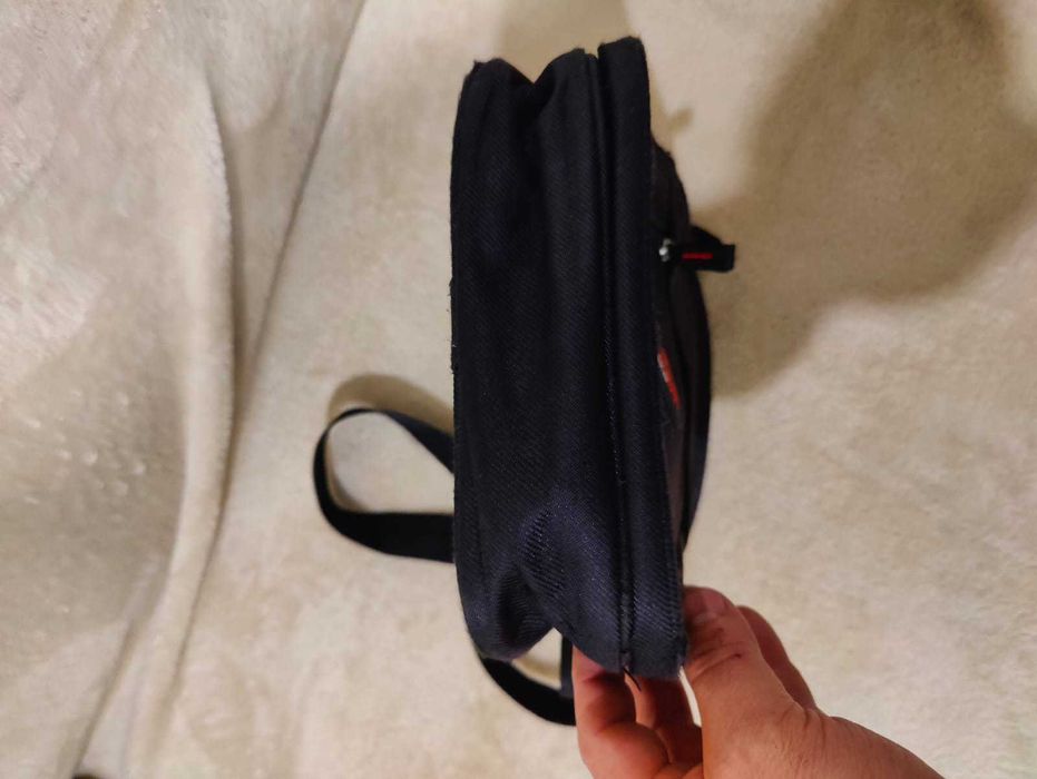 Mala tiracolo preta da Jaguar em bom estado