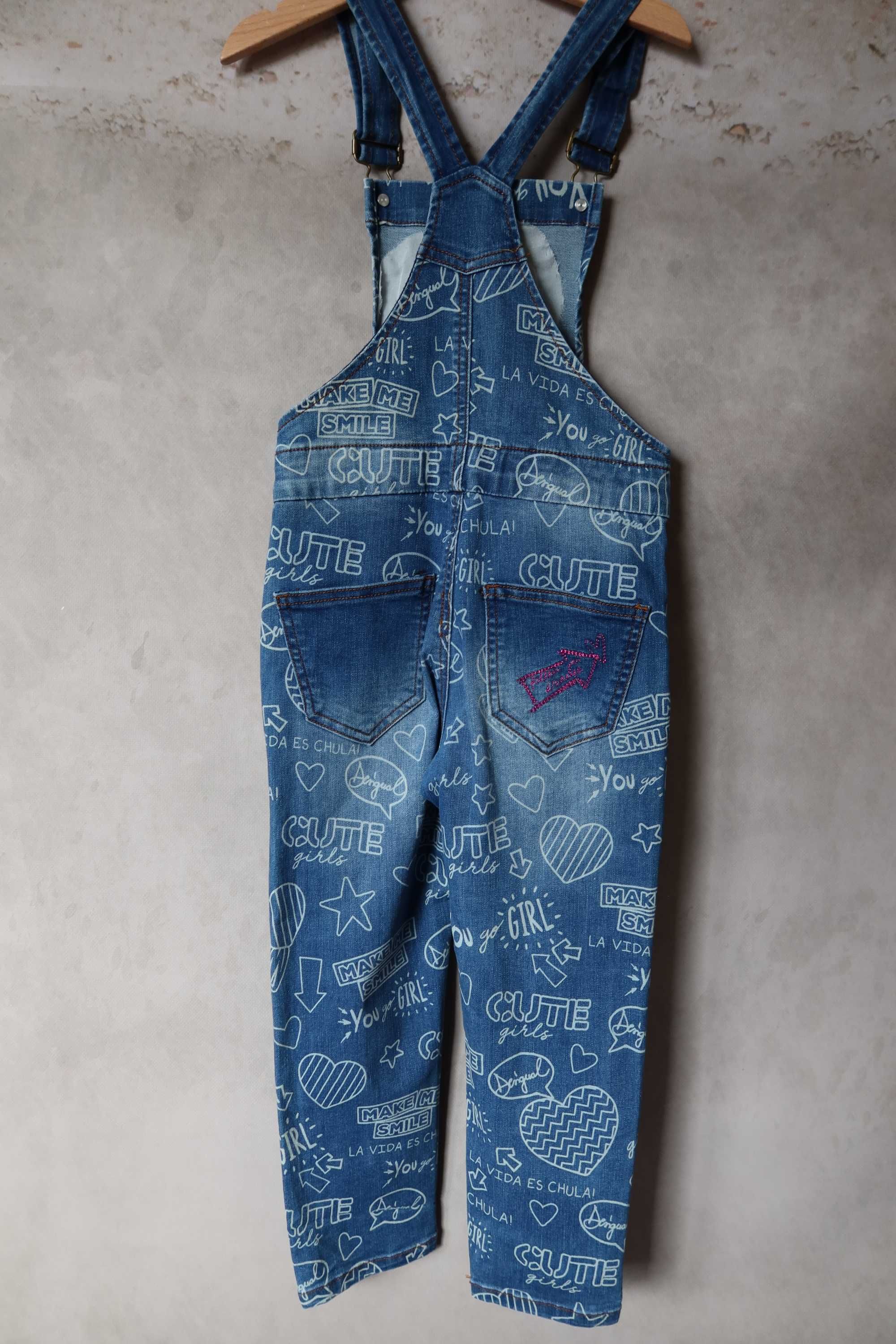 Spodnie 110 116 DESIGUAL ogrodniczki dżinsowe jeansy naszywki cekiny