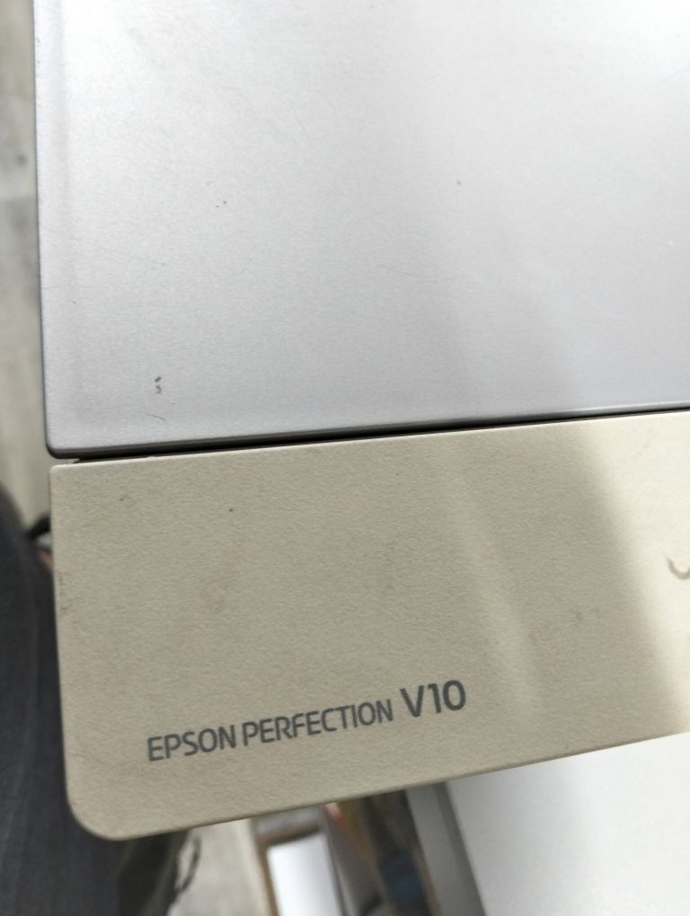 Сканер Epson perfection v10