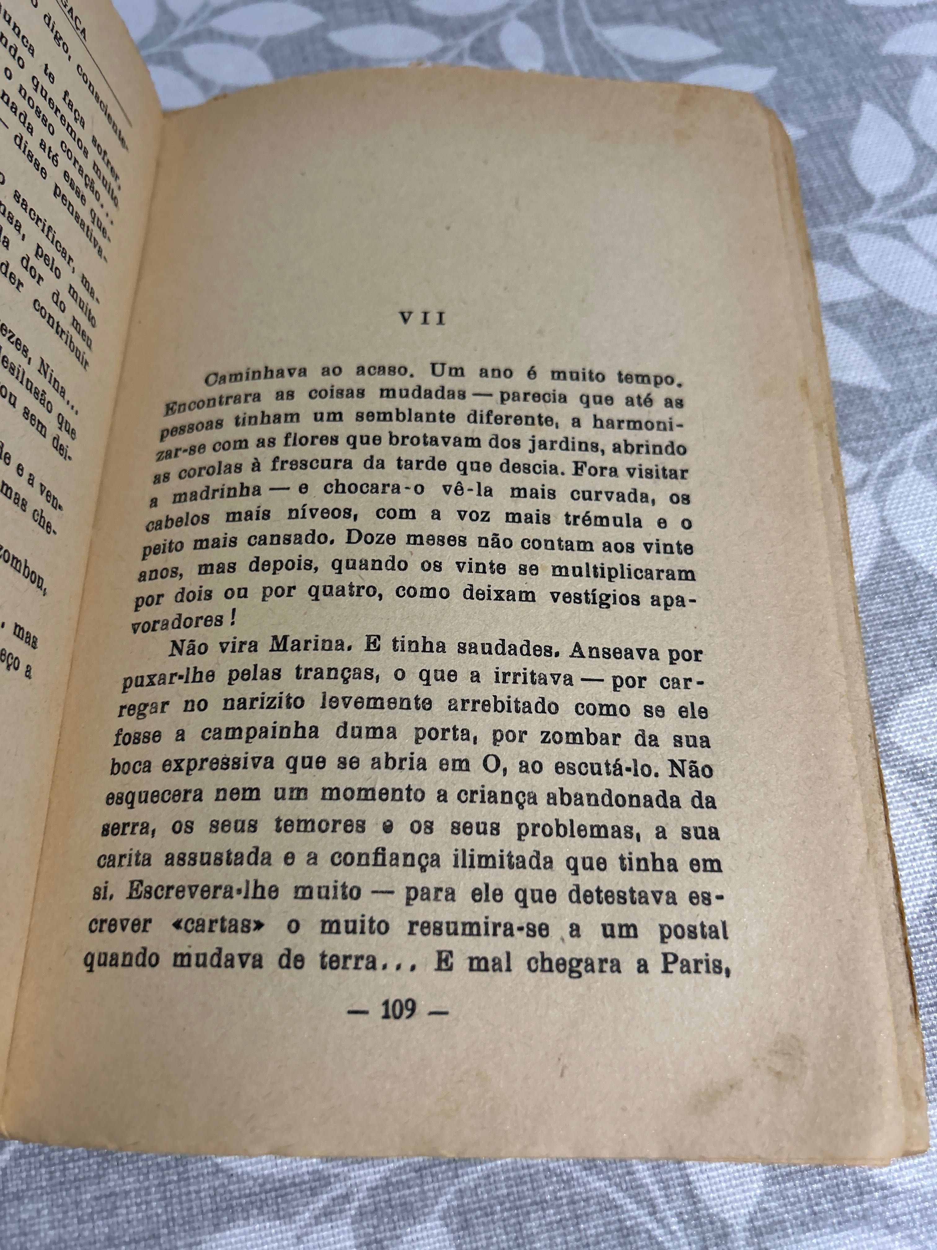 Livro “pequenina” de 1956