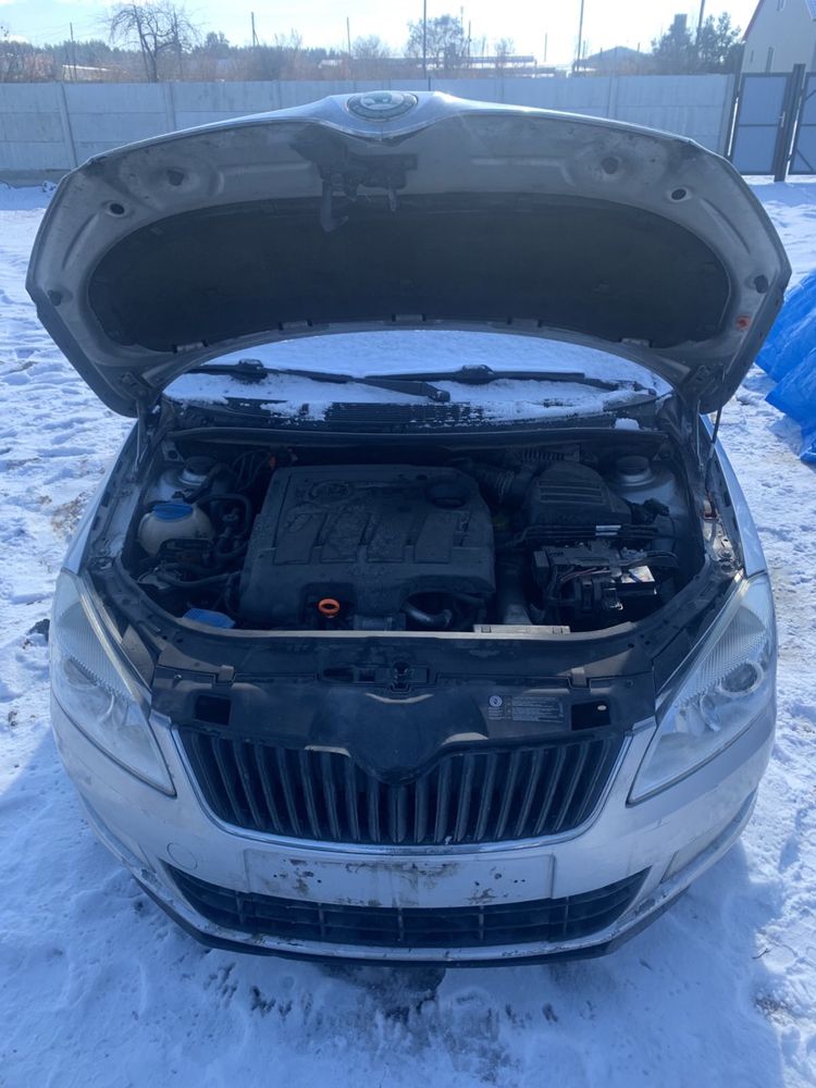 Бампер передній взборі Skoda Fabia mk-2 рест la7w хетч 1.6 cay kfk 13р