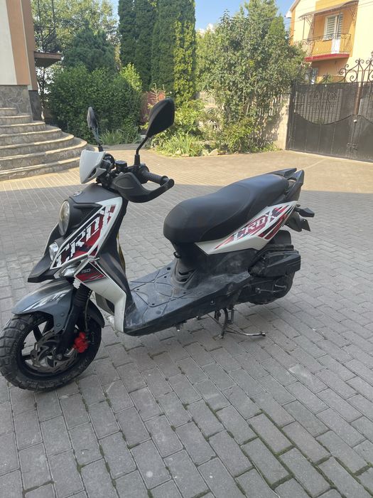 Продам Скутер CRox