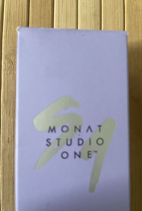 Suchy Spray Teksturyzujący Włosy firmy Monat