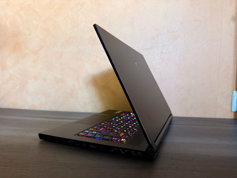 Ігровий ноутбук MSI Stealth (Core i7/RTX2070/16GB/512SSD/IPS 144hz)