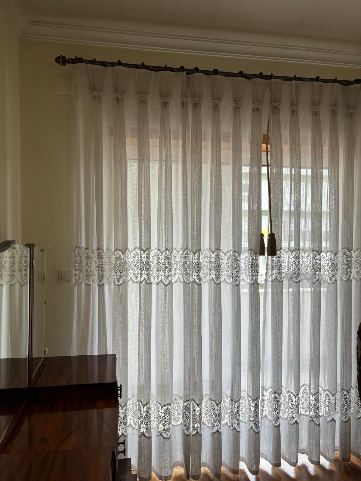 Cortinado com rendas