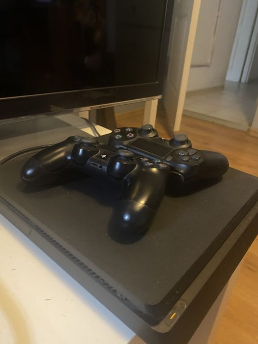 Playstation 4 slim 1 TB