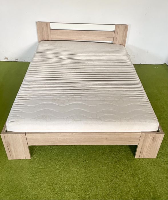 Nowoczesne łóżko dwuosobowe 140x200 z materacem - Transport