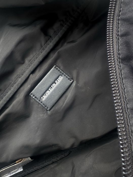 Чоловіча, стильна бананка Calvin Klein