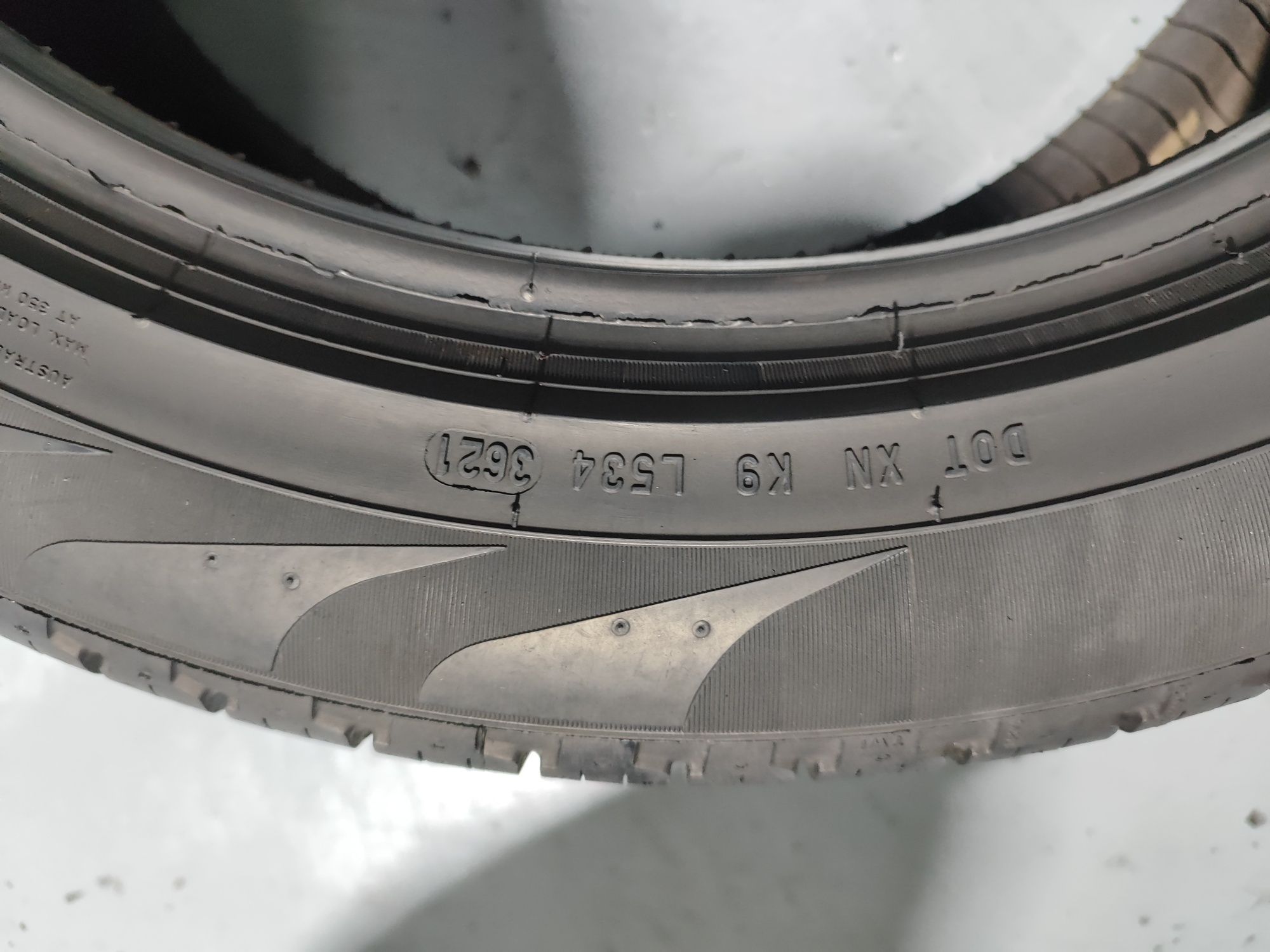 2 pneus semi novos 235-50R18 Pirelli - Oferta dos Portes