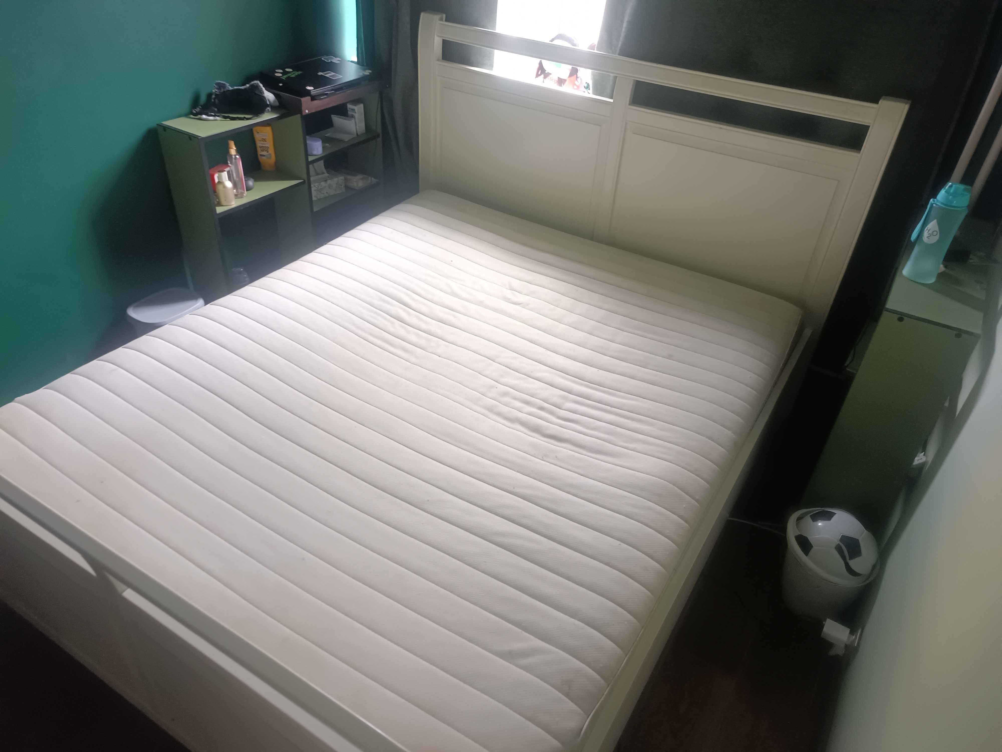 Łóżko używane  2m x 1,8m