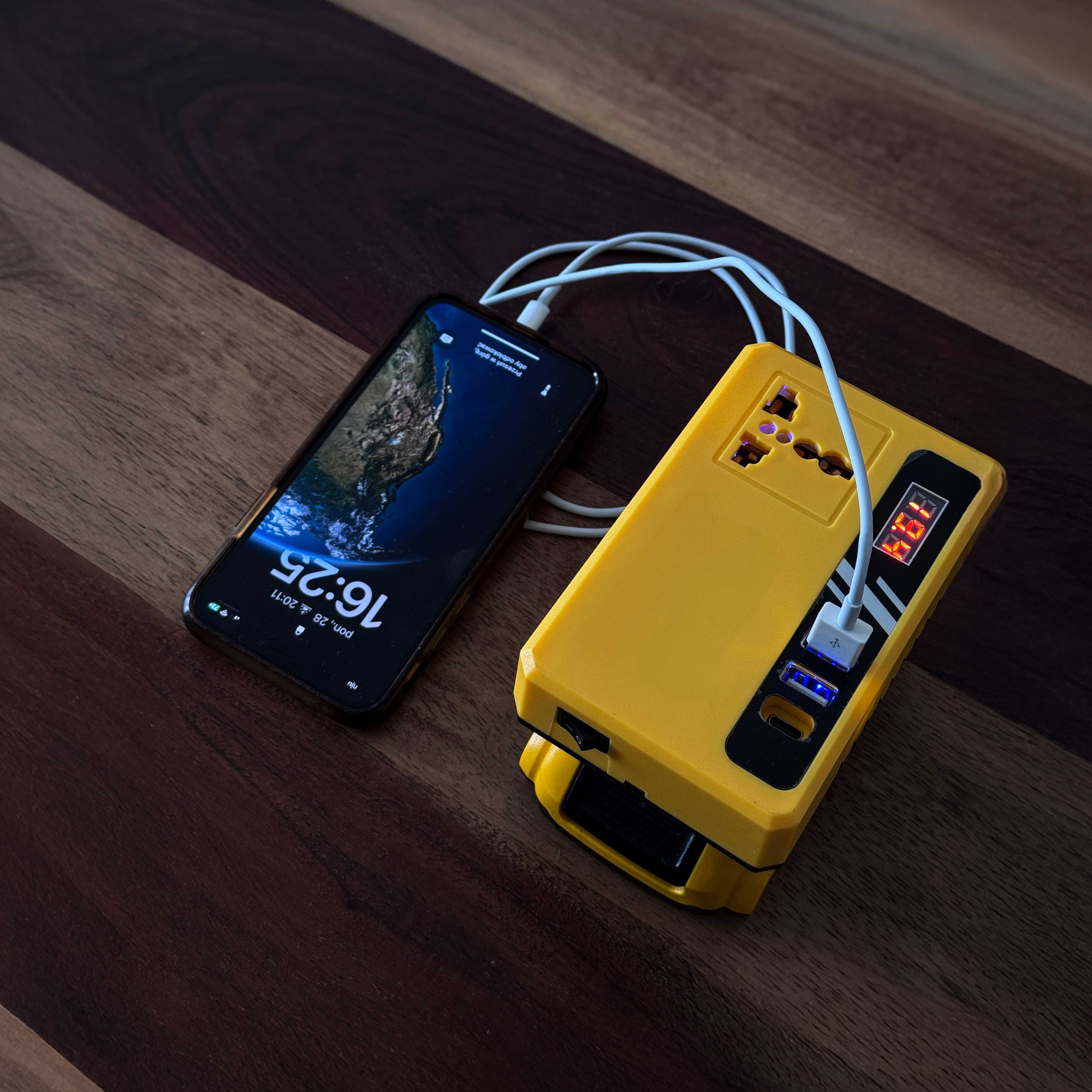 Inverter 230V Zasilany Aku DEWALT Idealny Na Biwak Kemping w Góry