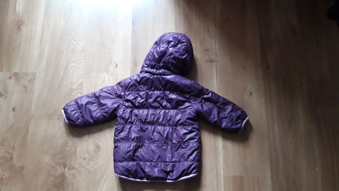 Fioletowa kurteczka dziewczęca H&M na wiosnę r. 86 cm