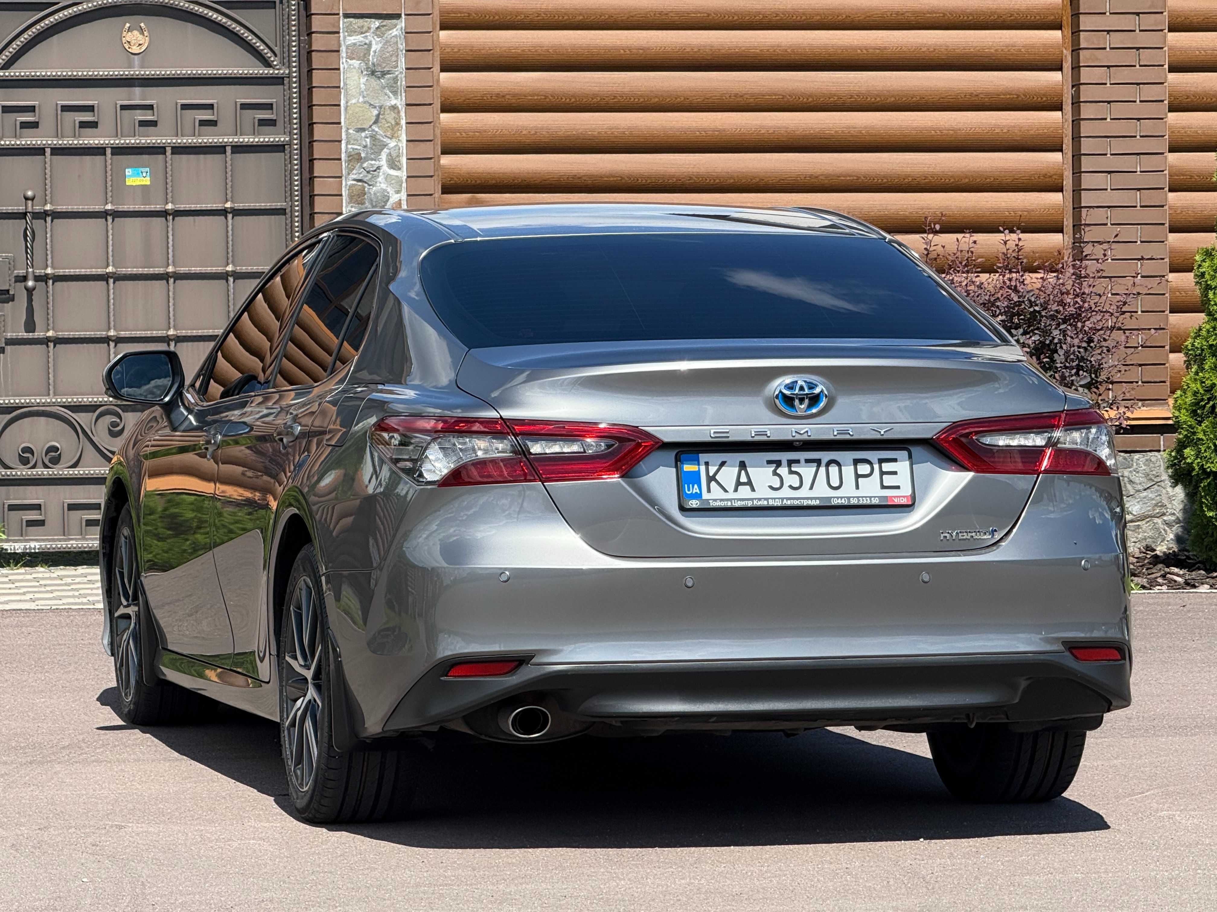 Toyota Camry 2021 Офіційна 2,5 Гібрид Гарний стан