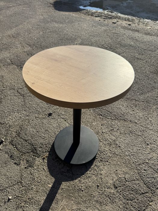 Столи для кавʼярні круглі