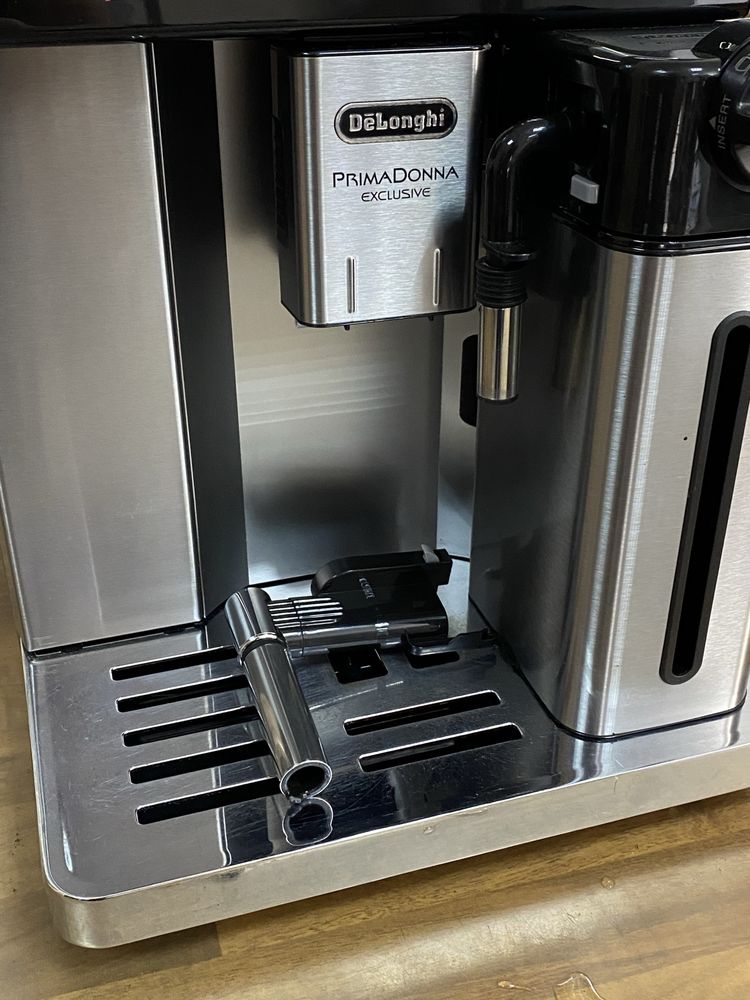 Кавоварка/кофемашина з Німеччини Delonghi PrimaDonna EXCLUSIVE