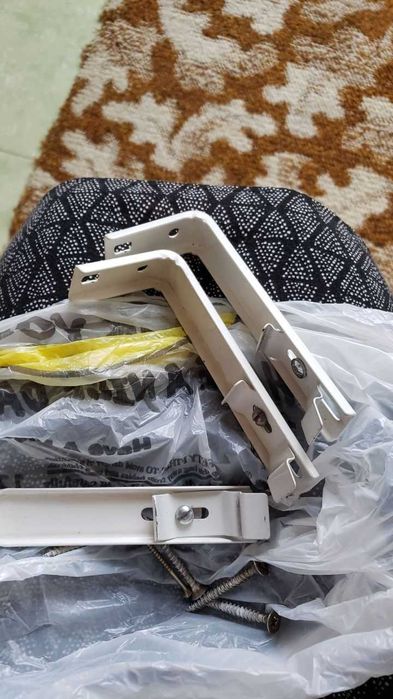 Жалюзи, цвет белый,Шир 2,1м, Выс 2 м. Месяц висели. Состояние Нового !