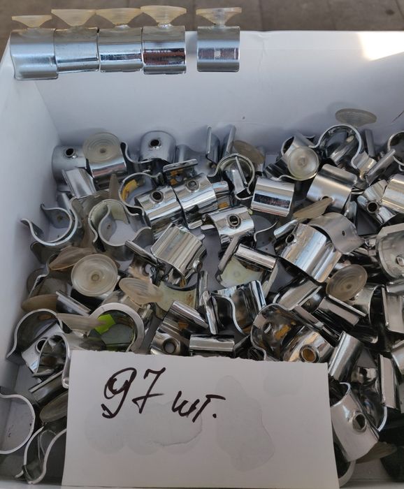 Меблева фурнітура d 25 для скла і супутні товариі товари