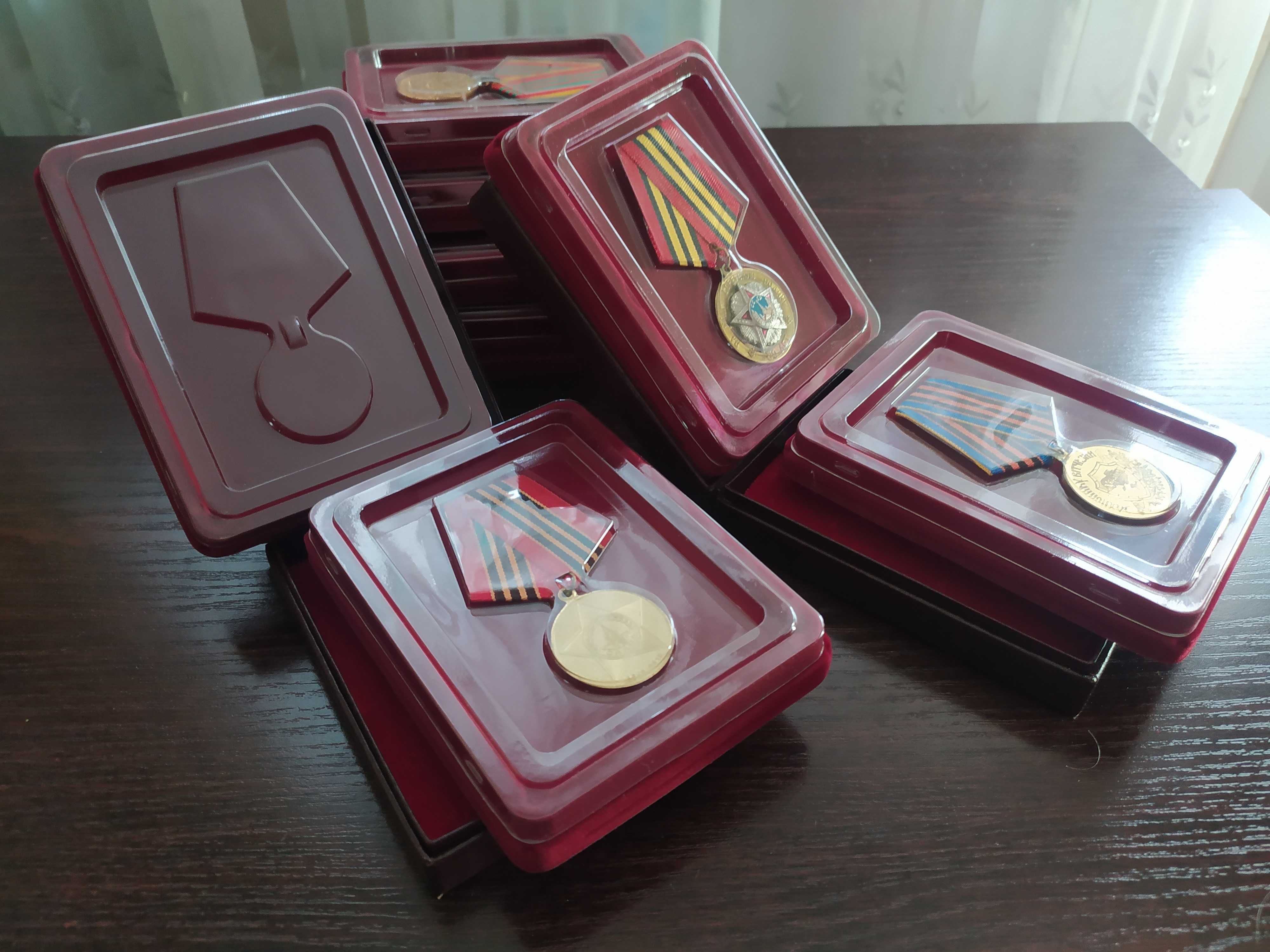 Флокированная упаковка - футляр (коробка) под медали, знаки, ордена
