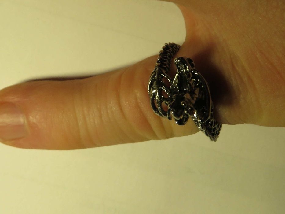 pierścionek smok kolor srebrny regulowany