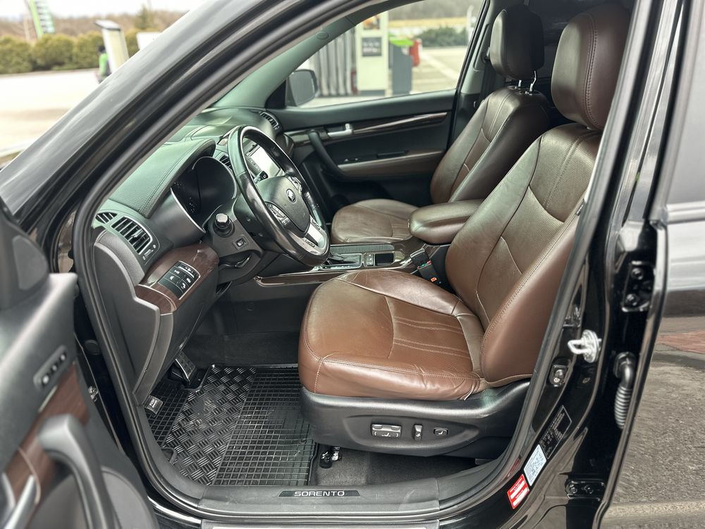 Продам Kia Sorento 2013 року на автоматі