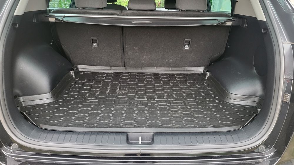 Продам офіційний KIA SPORTAGE