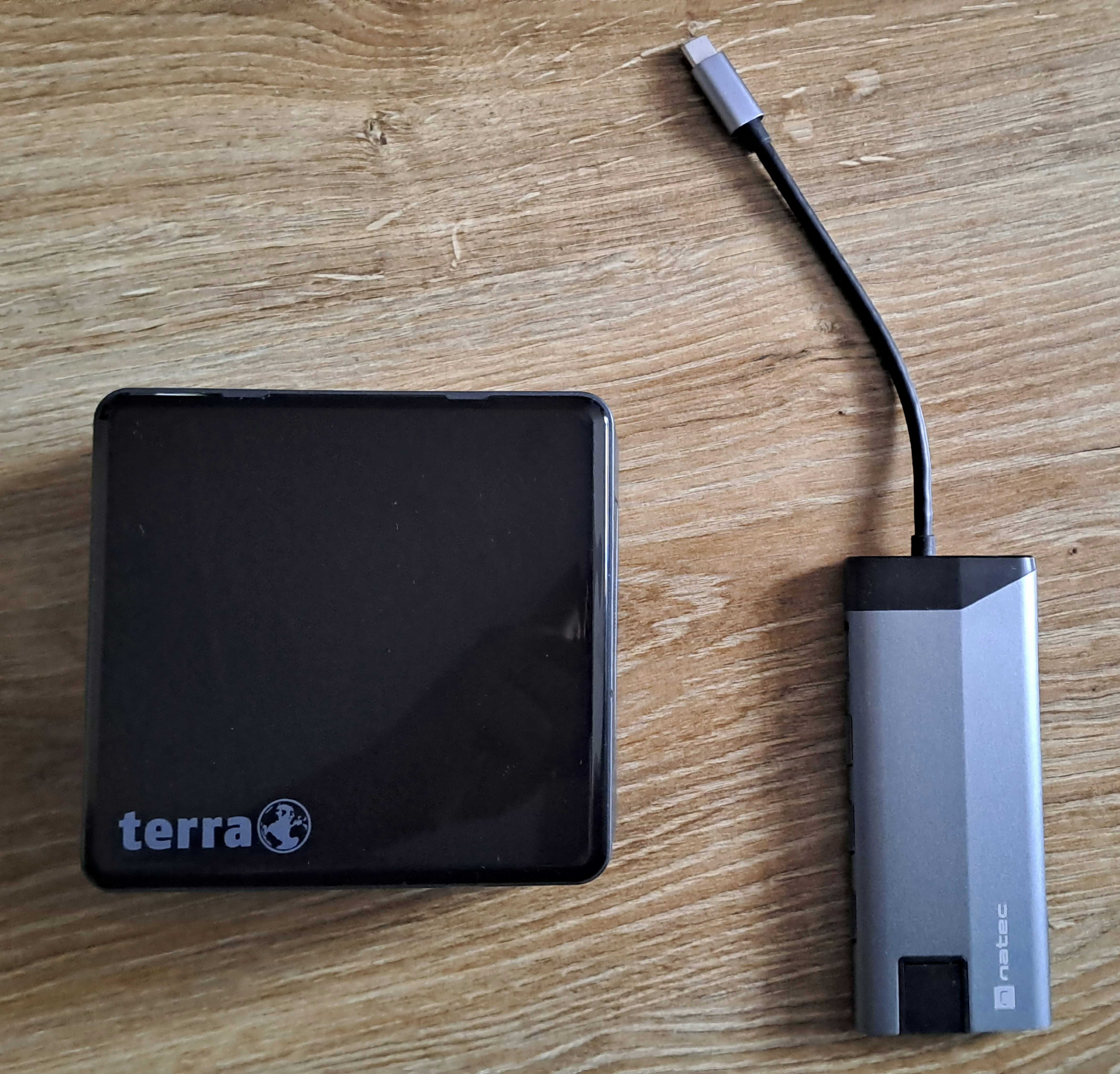 Mini komputer Intel o modelu Nuc8i5BESB