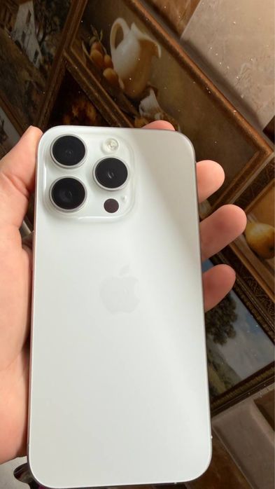 Продам IPhone 15 pro 256