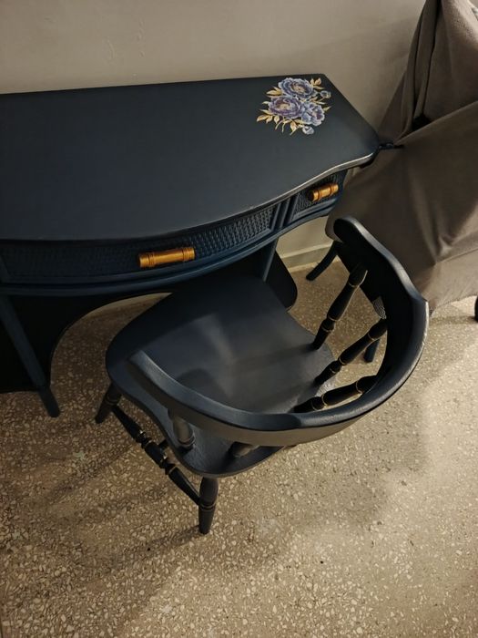 Toaletka drewniana granatowa