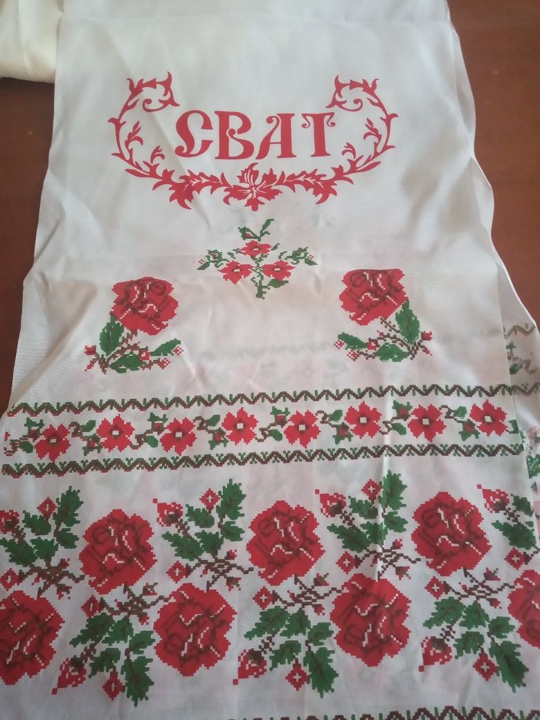 Полотенца, рушники свадебные, с украинской тематикой, кухонные.