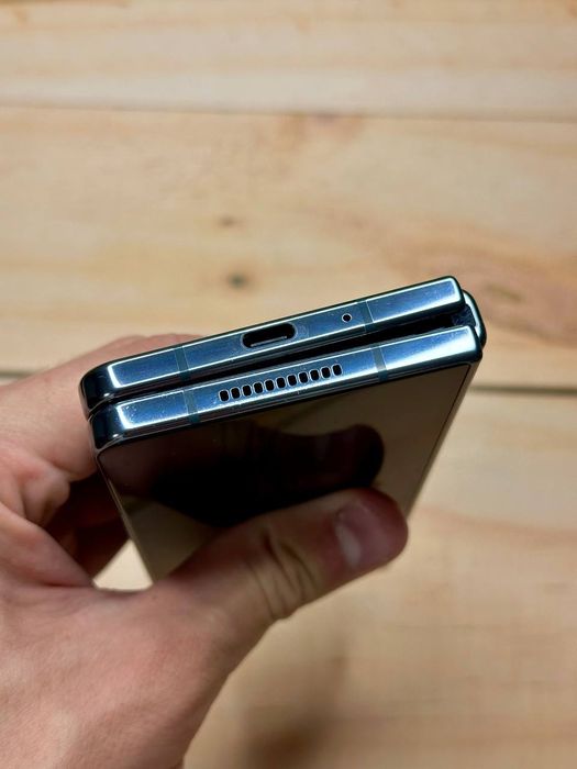 Samsung Galaxy Fold 4 12/512gb. Полный комплект