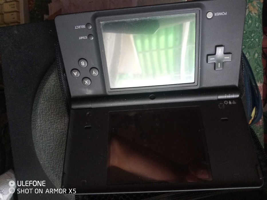 Nintendo DS com estojo