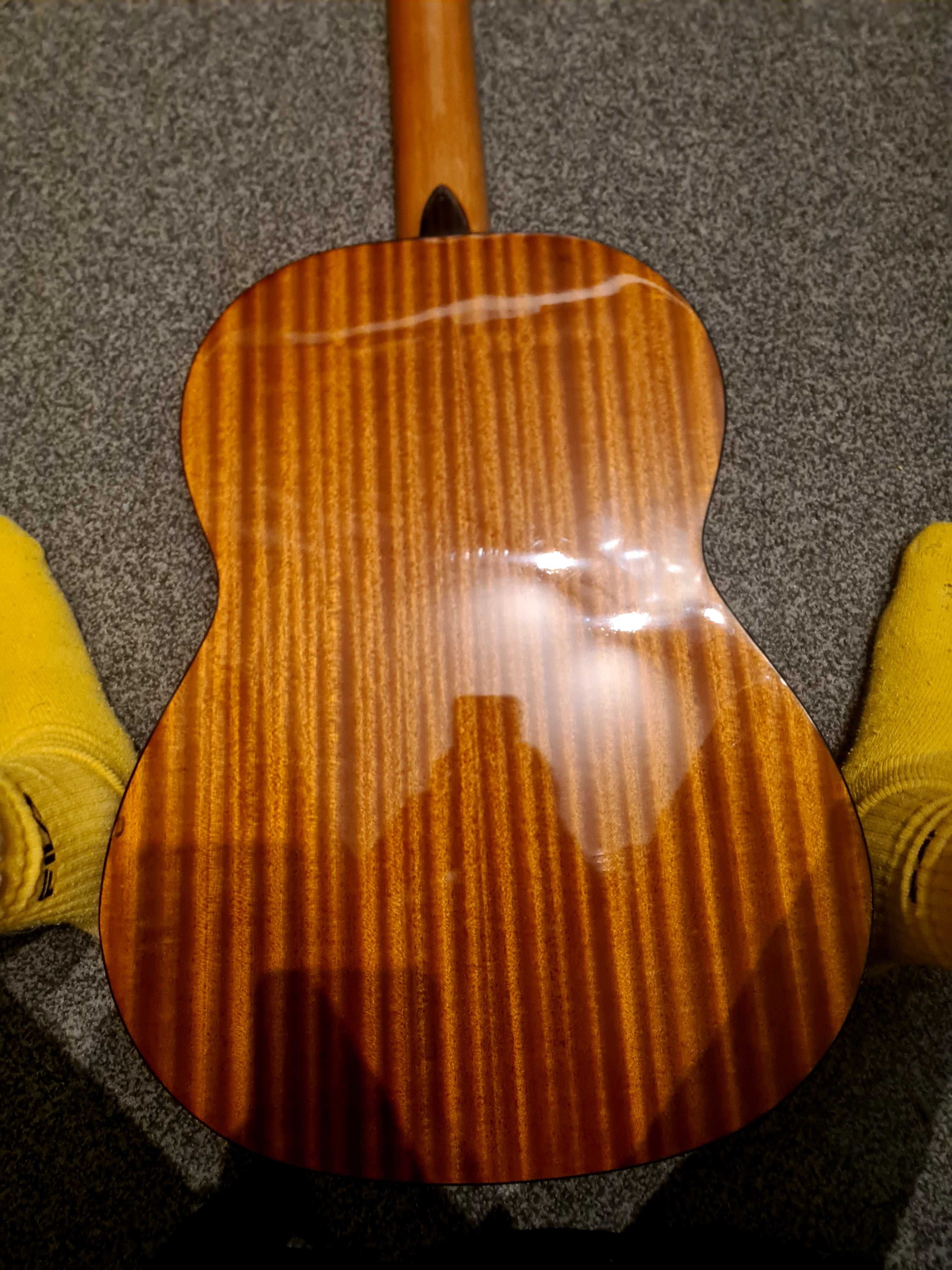 Gitara akustyczna